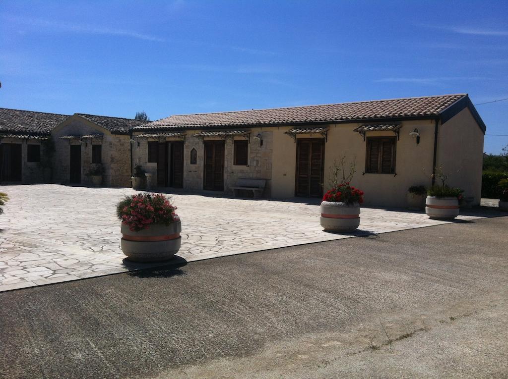 Oasi Di Cava Ispica Villa Pietre Nere San Zagaria Exterior foto